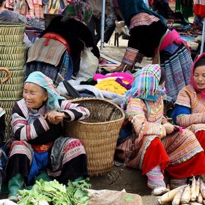 Sapa - Bac Ha market - trekking tour