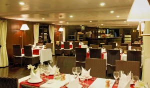 Bhaya Cruise Halong restaurant