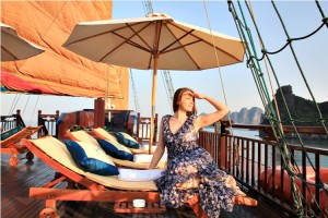 Paloma Cruise Halong Sundeck