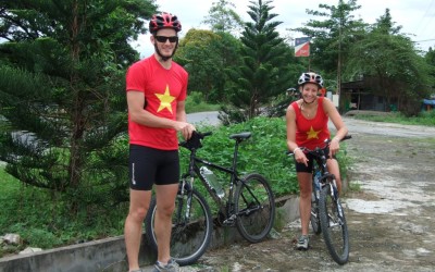 Ha Noi biking tour to Bat Trang3